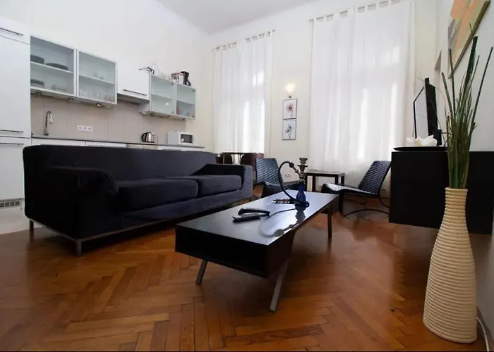 Cityscape Budget Apartments Jokai Flat