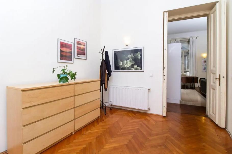 Cityscape Budget Jokai Flat Apartment