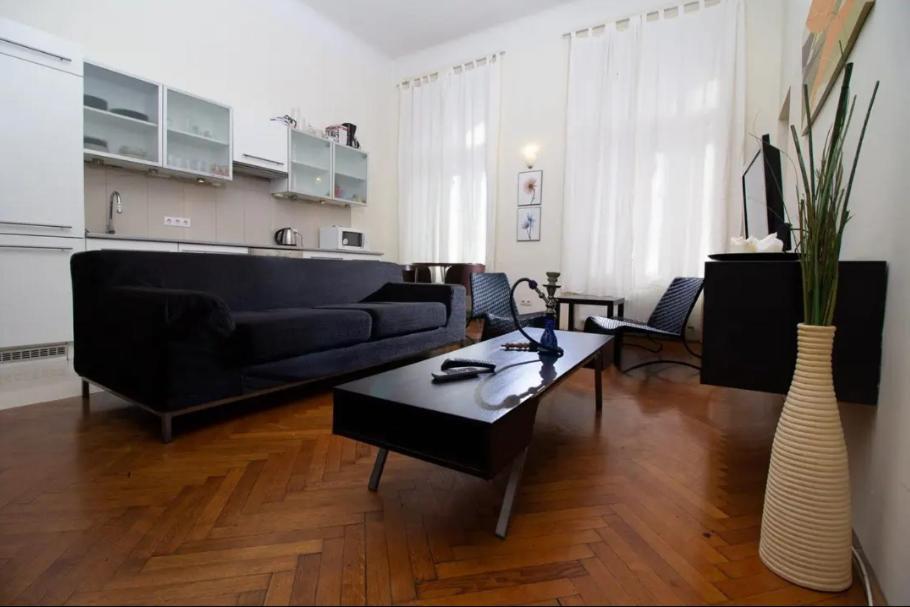 Apartment Cityscape Budget Jokai Flat