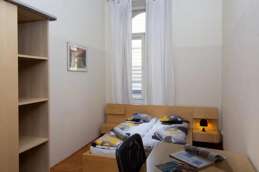 Cityscape Budget Jokai Flat